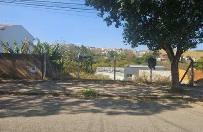 Terreno à venda em valinhos, jardim pinheiros, com 330 m²