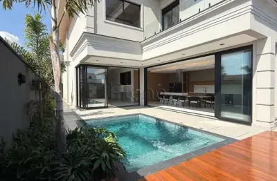 Sobrado à venda em campinas, loteamento residencial arborais, com 4 suítes, com 369.02 m²