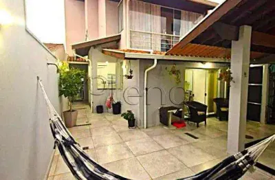 Sobrado à venda em valinhos, capuava, com 3 quartos, com 217 m², condomínio tabatinga