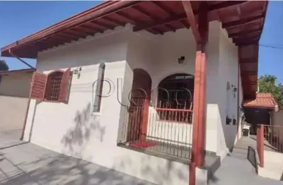 Casa à venda em valinhos, vila santana, com 3 quartos, com 200 m²