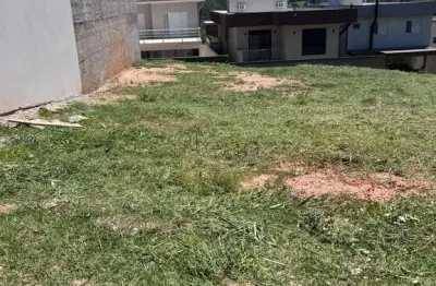 Terreno á Venda no Condomínio Vita Verdi em Valinhos, no bairro Pinheiro.