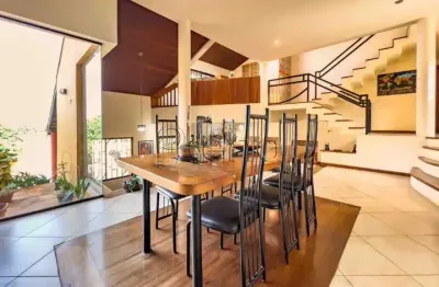 Sobrado à venda em Campinas, Jardim Madalena, com 5 quartos, com 388 m², Vila Verde