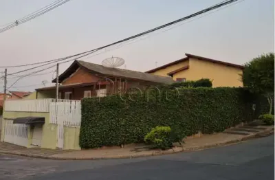 Sobrado à venda em valinhos, jurema, com 3 quartos, com 179 m²