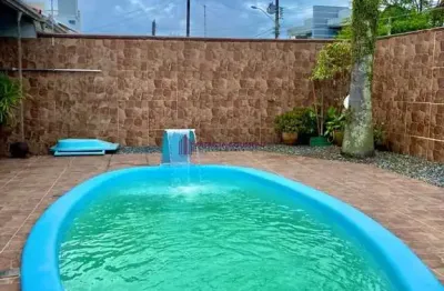 Casa à venda no centro de navegantes - 450 metros da praia - 139m² privativos -