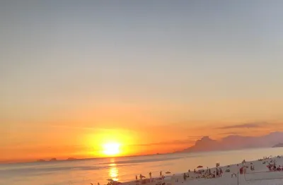 Praia de piratininga! casa com lazer pé na areia! piscina, jardins!