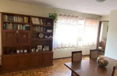 Apartamento à venda no Ed. Maria Joana, no Centro de Londrina PR