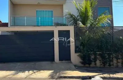 Casa sobrado com 3 dormitórios disponível a venda no jd montecatine em cambé