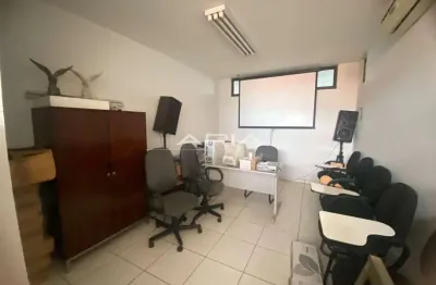 Sala pequena com 36 m2 para locação no centro de araraquara  sp