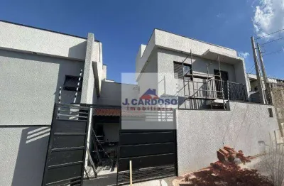 Sobrado novo com 2 dorm, varanda e churrasqueira, total – 75m²