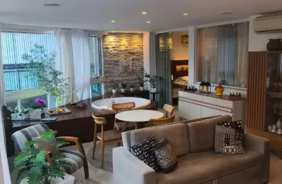 Vendo lindo apartamento 4 quartos sendo 1 transformado em closed , 1 suíte , 2 vagas , 145m², no recreio esquina com av. das americas, prox ao parque chico mendes