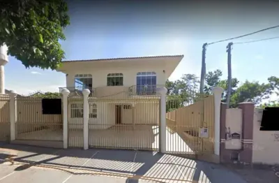 Imponente sobrado de luxo com 5 quartos e 4 suítes à venda em goiânia-go, bairro bro cidade jardim - 452m², 5 vagas.