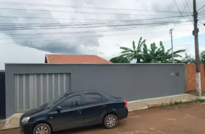 Espetacular casa à venda em brasília-df, ceilândia: 4 quartos, 1 suíte, 2 salas, 2 banheiros, 8 vagas de garagem, 156 m²
