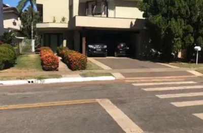 Espetacular sobrado em condomínio à venda em goiânia-go, condomínio granville, 4 quartos, 2 suítes, 3 banheiros, 4 vagas, 320m²!