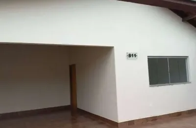 Casa à venda em Araguari-MG, Bairro Industrial, com 196,00 m² de área: confira essa oportunidade!