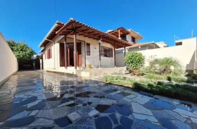 Casa com 3 quartos à venda na Rua dos Ferroviários, Oficinas, Tubarão