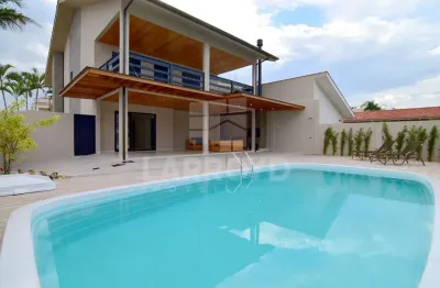 Casa alto padrão com piscina no bairro santo antônio de pádua.