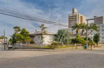 Casa com 4 quartos à venda na Rua Bernardino Antunes Teixeira, Centro, Tubarão