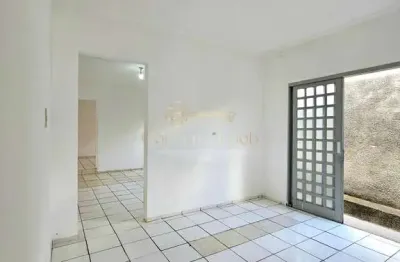 Casa no itamaraty com 2 quartos, lavanderia coberta e ótima localização em mogi guaçu