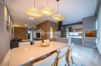 Apartamento finamente decorado à venda no residencial monsaraz em bombinhas.