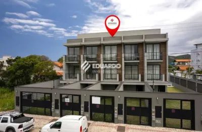 Sobrado triplex com 3 suítes à venda em canto grande – bombinhas/sc