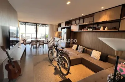 Sobrado beira-mar com 04 suítes à venda em canto grande – bombinhas/sc