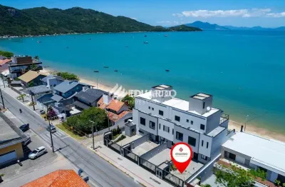 Sobrado beira-mar com 04 suítes à venda em canto grande – bombinhas/sc