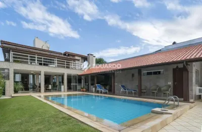 Casa beira mar à venda, 4 suítes, 994 m² de terreno, 560 m² privativos, centro,