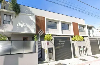 Reserva arvoredo – sobrado geminado com 2 dormitórios à venda sendo 2 suítes, 82