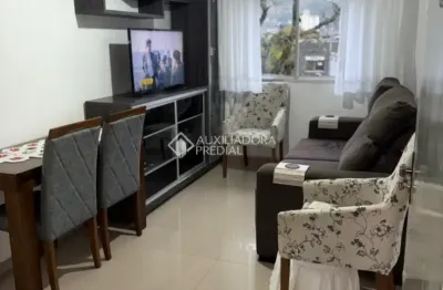 Apartamento com 2 quartos , 2 vagas de garagem em condomínio fechado