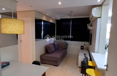 Apartamento com 2 quartos , sendo 1 suíte e vaga , em condomínio fechado