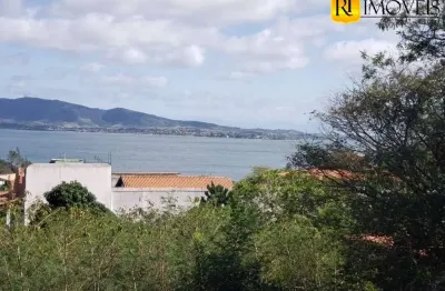 Área com projeto aprovado para construção de condomínio.
