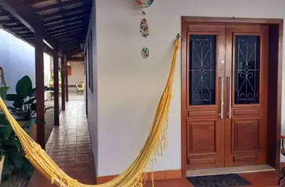 Casa dos sonhos com anexo, edícula e amplo quintal em cabo frio/rj
