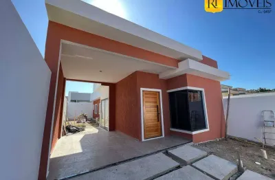 Casa independente com fino acabamento em porcelanato em são pedro da aldeia