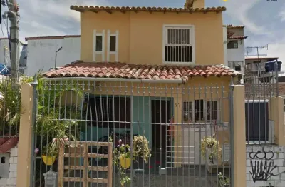 Casa independente com 04 quartos a venda próximo ao centro de cabo frio/rj