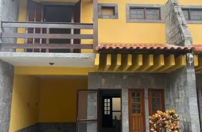 Casa duplex em condomínio à venda na ogiva, cabo frio/rj
