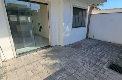 Apartamento com 2 quartos na rua porto alegre, palmeiras, cabo frio/rj