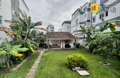 Casa independente com uma localização ótima na passagem, cabo frio/rj