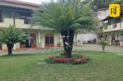 Excelente casa duplex em condomínio com 2 suítes no peró para locação fixa.