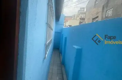 Casa com 2 quartos para alugar na Rua Silvério de Carvalho, 438, Vila Carbone, São Paulo