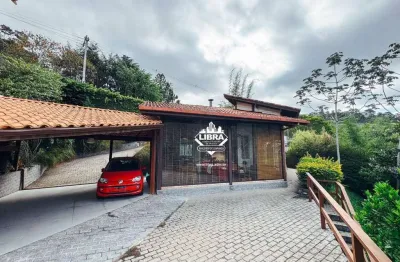 Casa com piscina, espaço gourmet, 3 quartos sendo 2 suítes (1 externa), para locação!