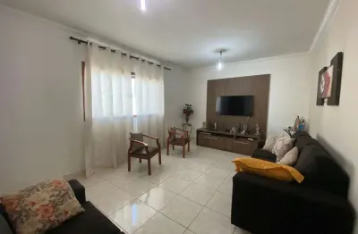 Casa para venda em araxá, santo antônio, 3 dormitórios, 1 suíte, 2 banheiros, 3 vagas