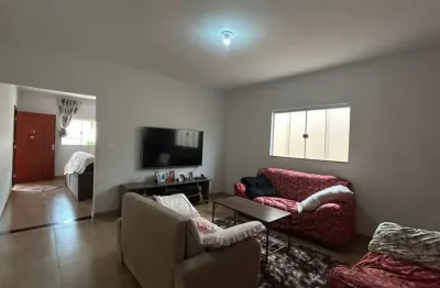 Casa para venda em araxá, fenícia, 3 dormitórios, 2 suítes, 2 banheiros, 2 vagas