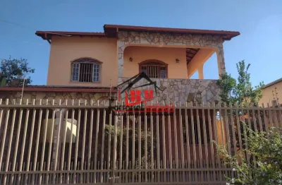 Casa para alugar na Rua Hélia Ricaldoni de Freitas, Serrano, Belo Horizonte