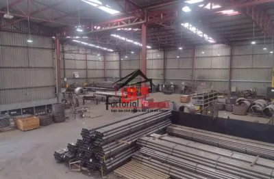 Galpão com 2500m² mais pátio com 1.800m² na br381, divisa de contagem com