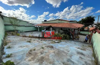 Ampla casa de esquina com vista e quintal no dom bosco