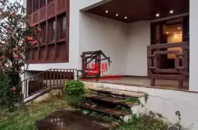 Casa comercial com 08 quartos e suíte no santa tereza