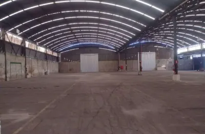 Excelente galpão com fácil acesso para carretas de 5.582 m² de área interna