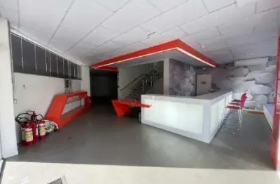 Galpão com 2480m² de área total mais pátio e porta pallets em contagem