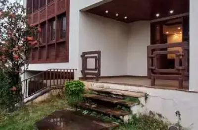 Casa com 8 quartos para alugar na Santa Tereza, Belo Horizonte 