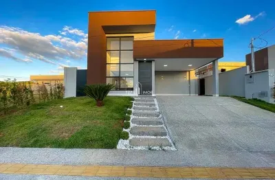 Casa térrea com 3 suítes plenas sendo 1 com closet, jardins porto.